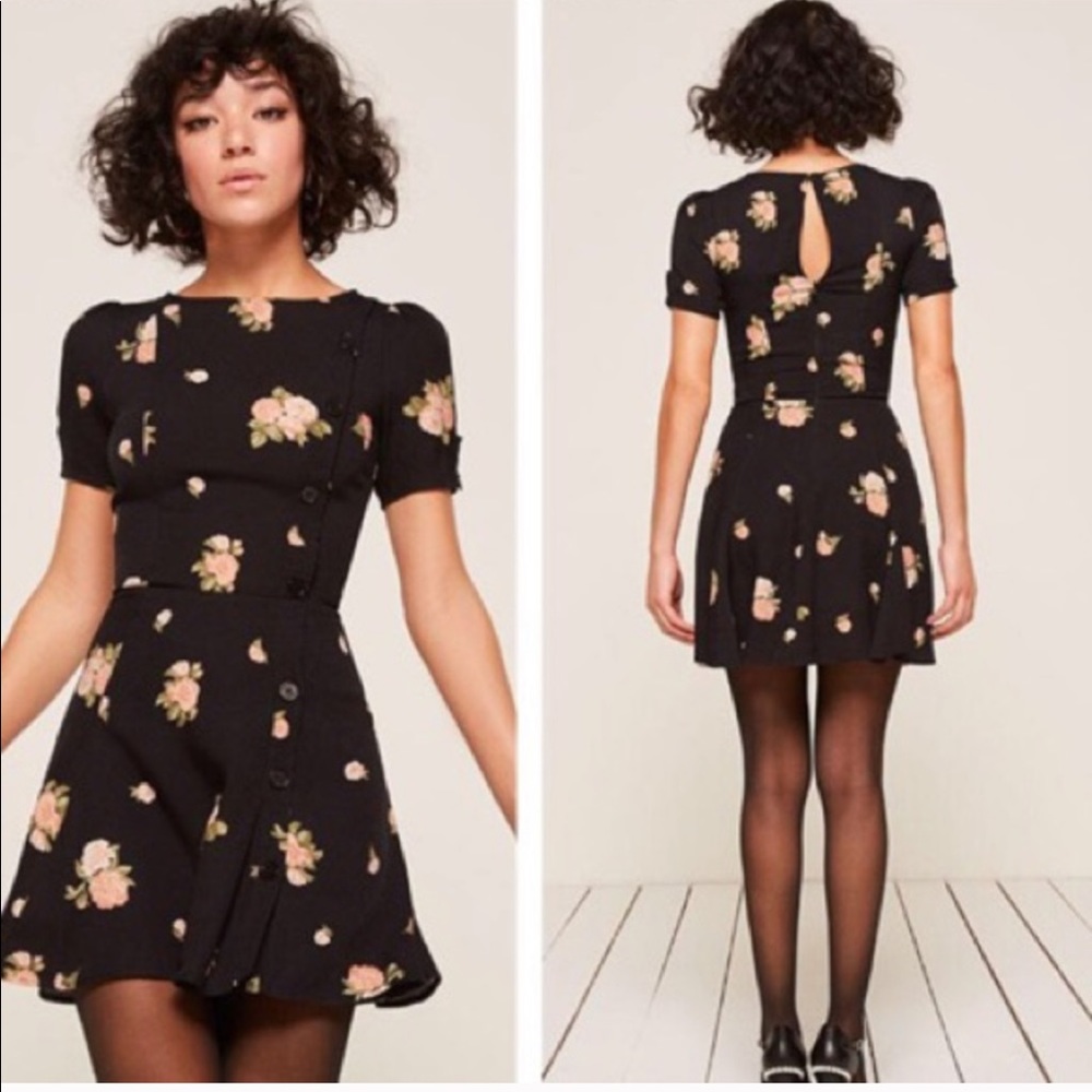 ISO reformation Katie dress size 6 or 8 any print